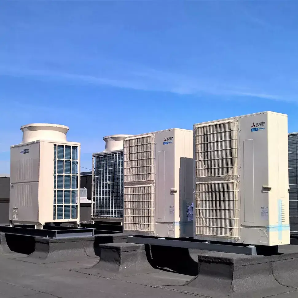 Atendimento técnico em PMOC e climatização comercial em Joinville